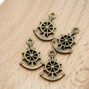 10/$20 - Antique Bronze Helm Anchor Charms - 21x14mm - 4pcs - 2mm Hole - CHR0382